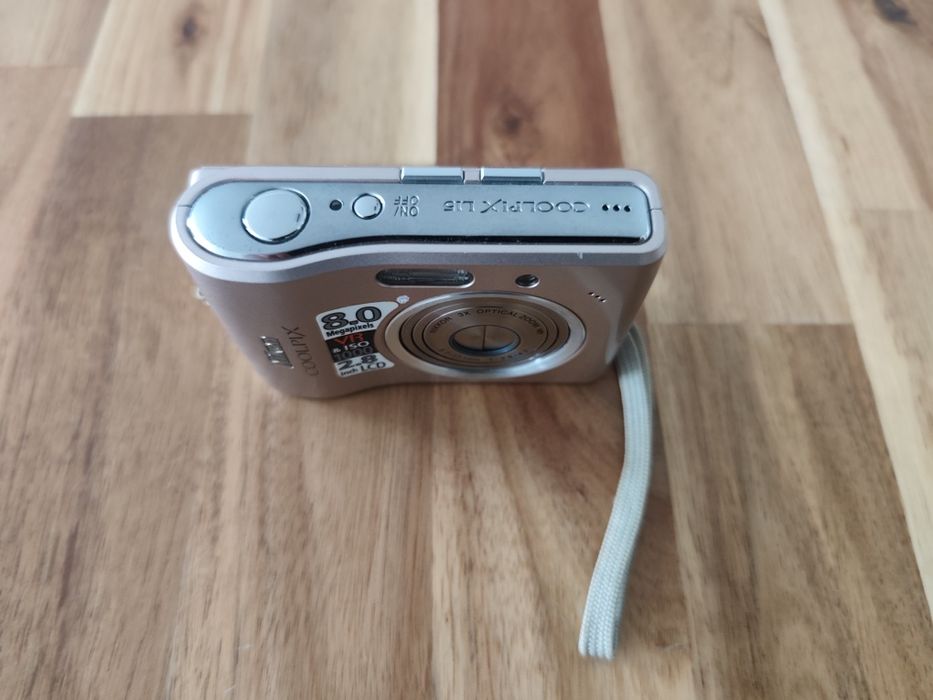 Câmara Ditigal Nikon Coolpix 8MB