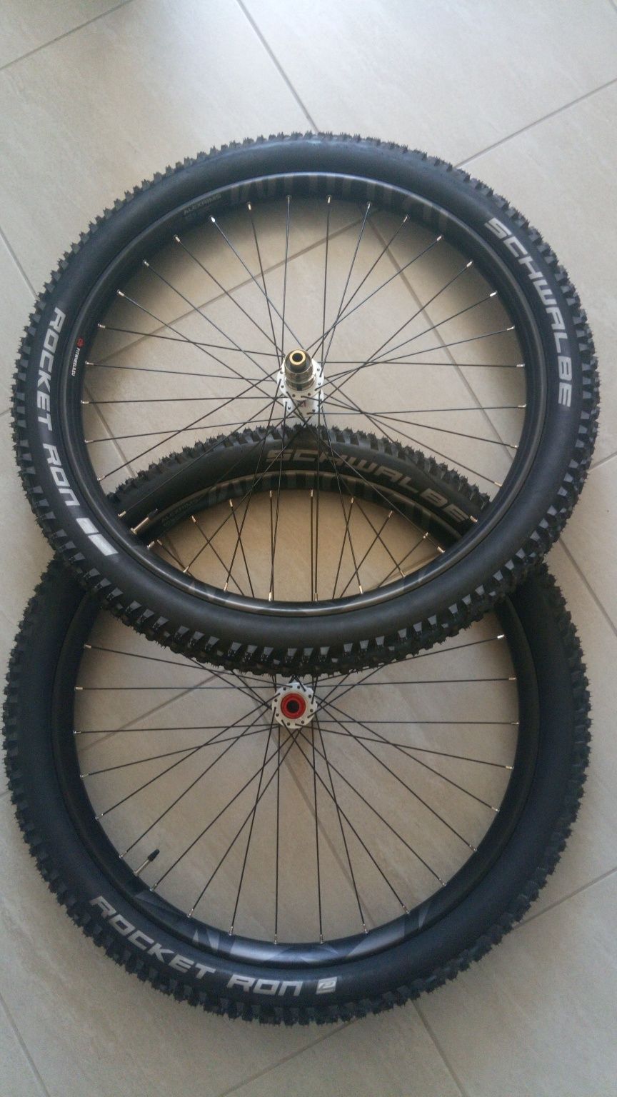 NOWE Kompletne koła 27,5+ (12x142 / 15x100) Novatec/Schwalbe/Alexrims.