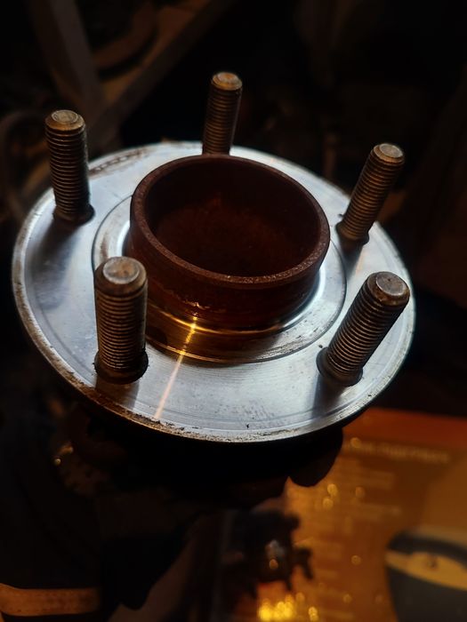 Задня права ліва ступиця Форд Фокус МК3 Форд Фієста