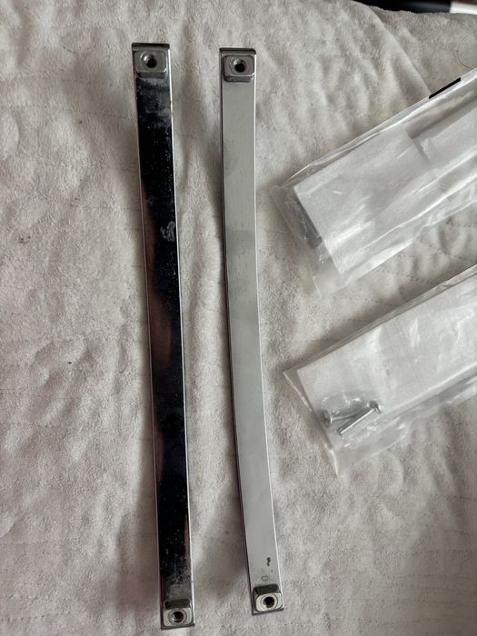 Uchwyt L-224mm sebrny połysk