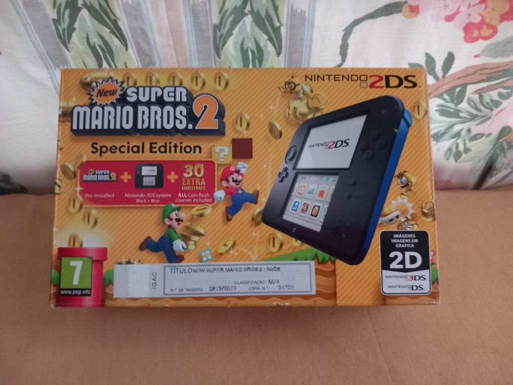 Consola Nintendo 2 ds em caixa