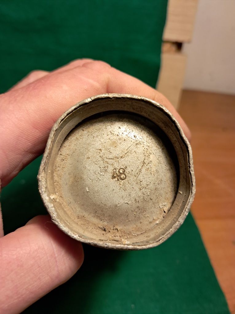 Stary Pojemnik z aluminium