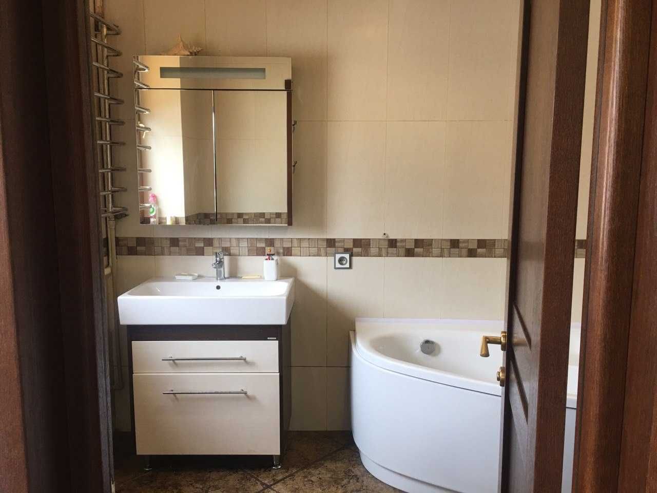 Продам дом 200м2 улМихновского м Левада (Гагарина)Спортивная.Центр. IN