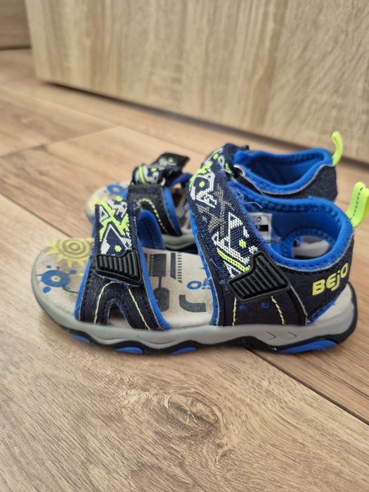 Sandały Bejo na rzepy