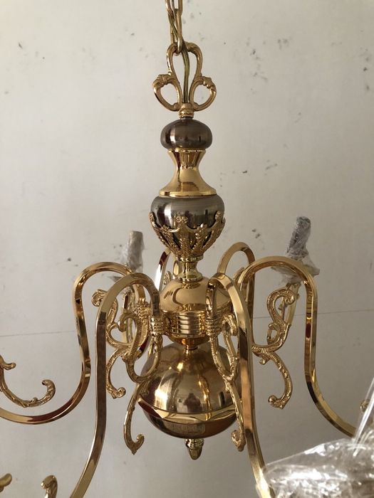 Шикарная Люстра под высокий потолок