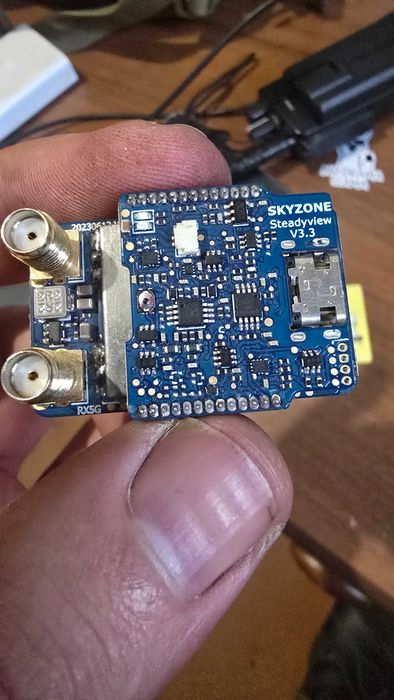 Радіо та відео передавач