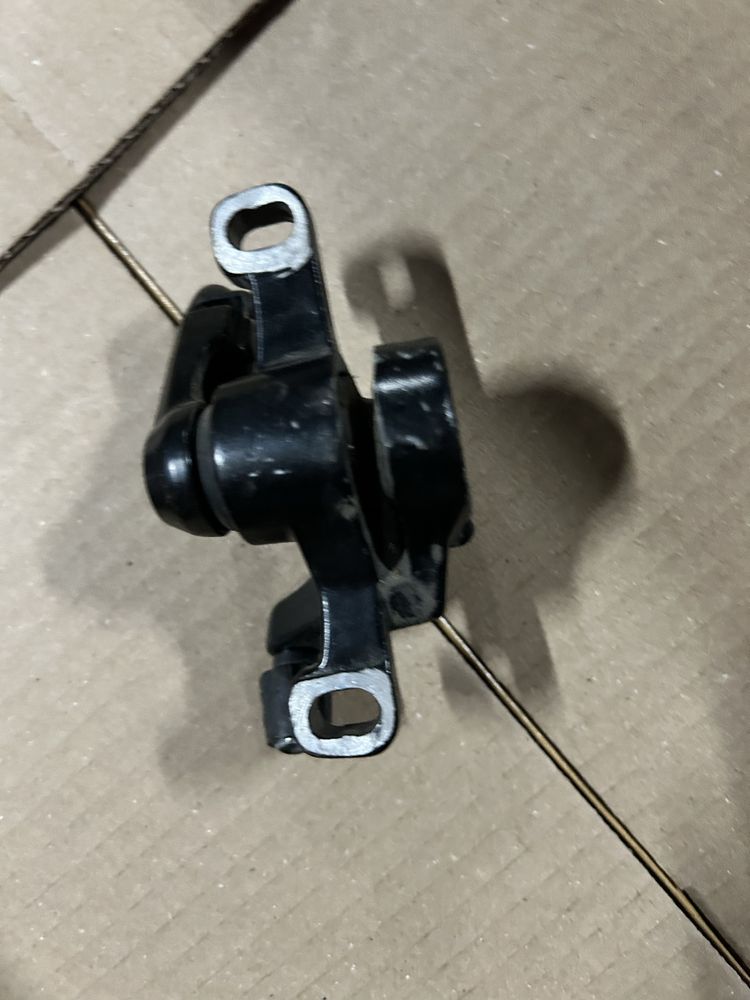 Zacisk hamulca do motus scooty 8,5