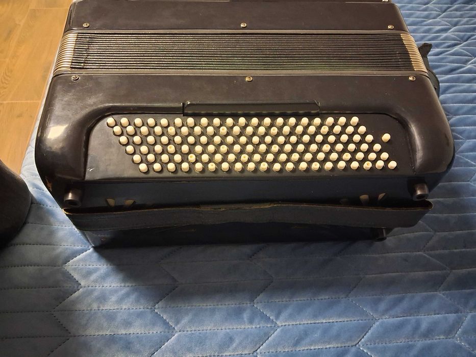 Akordeon Bajan guzikowy z konwerterem