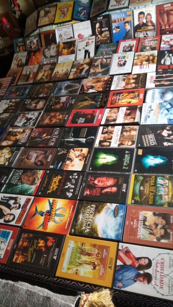 Vários titulos filmes originais DVD,cerca de 100
