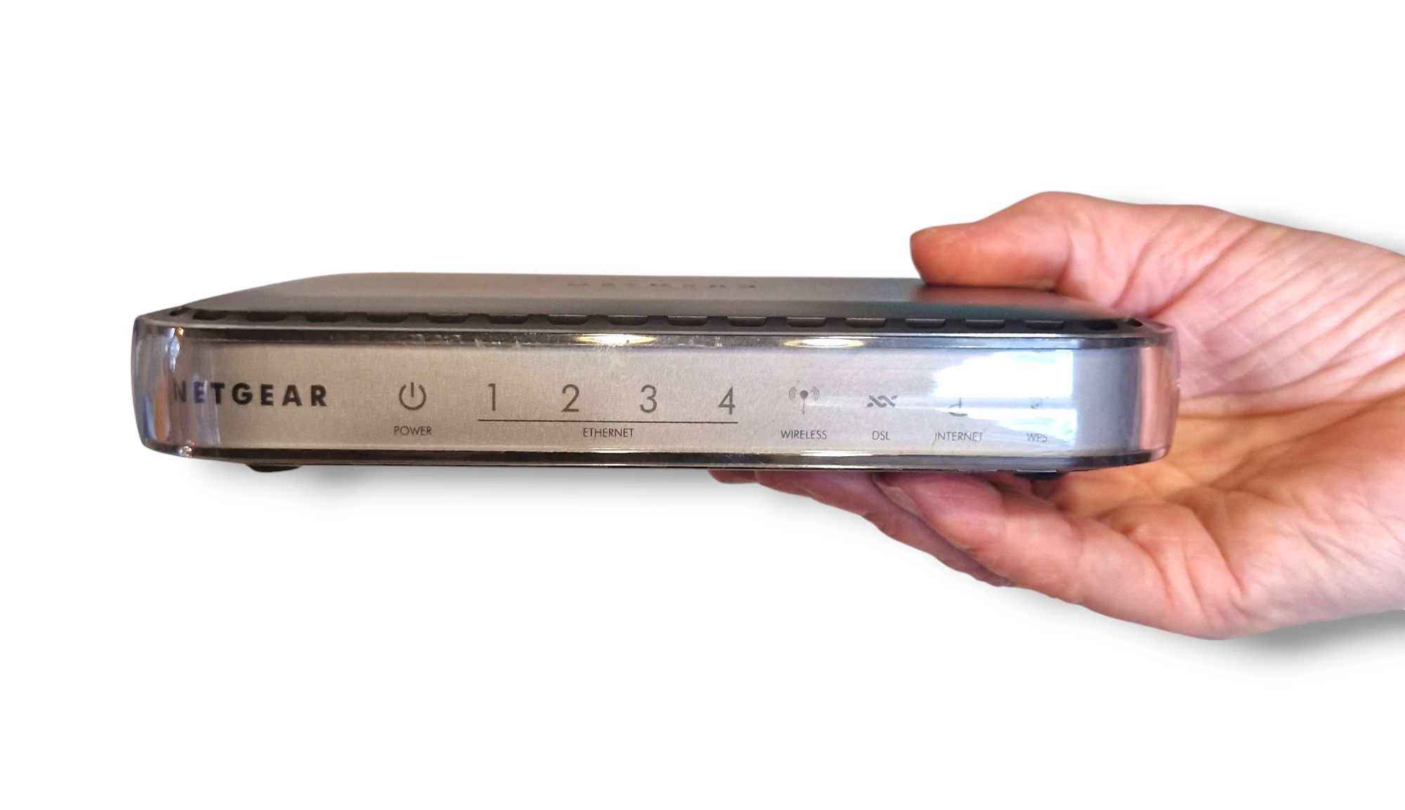 Router NETGEAR DGN2000