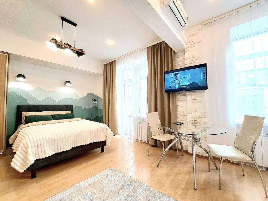 Центр! Смарагдова студія на Дарвіна , біля метро, ТРЦ Никольский