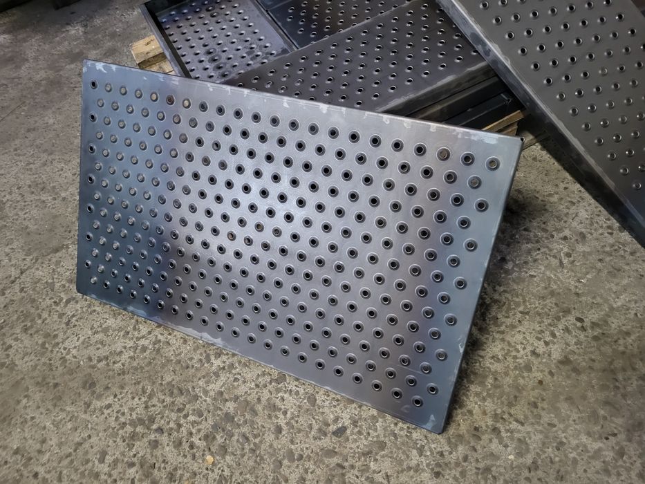 Schody stopnie metalowe ocynkowane, antypoślizgowe ,producent