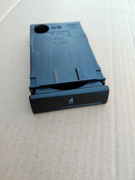 Oryginalny Uchwyt Na Kubek Cup Holder Audi A6 C5 4B