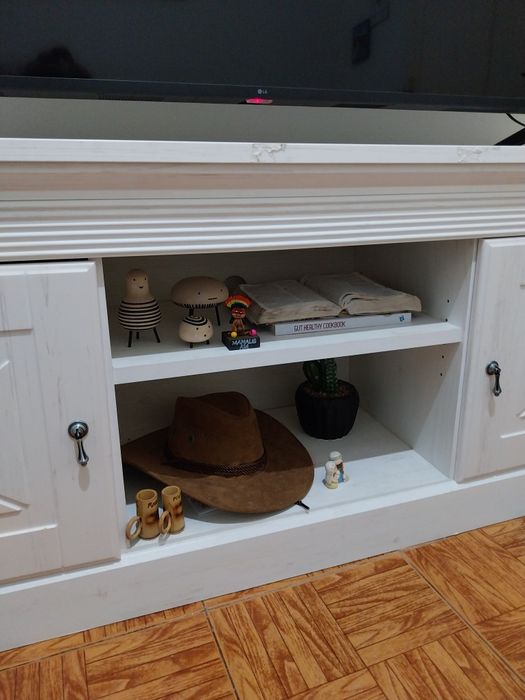 Rack branco para sala