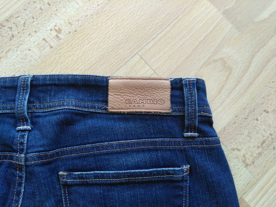 Nowe spodnie jeansowe Cambio