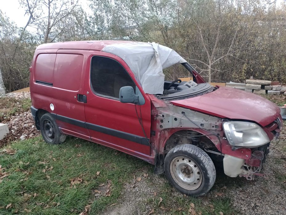 Пежо партнер після дтп