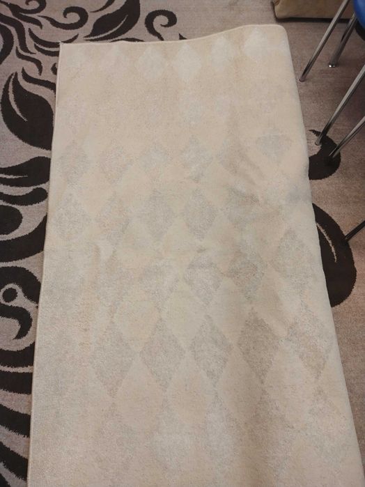 Продам ковер светлый
