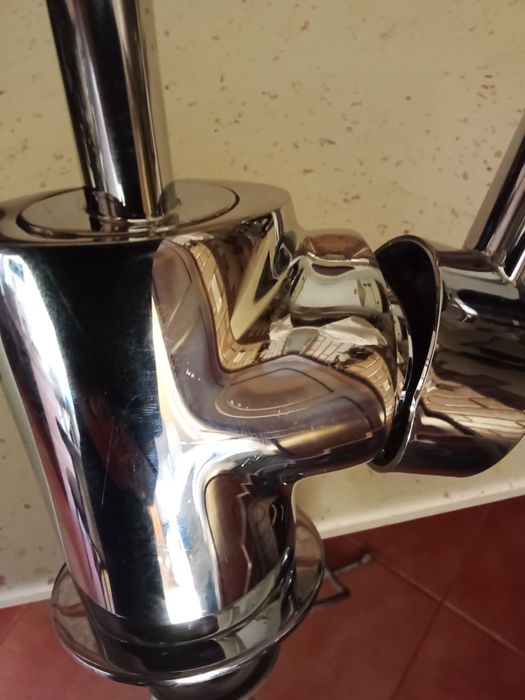 Продам смеситель для кухни.