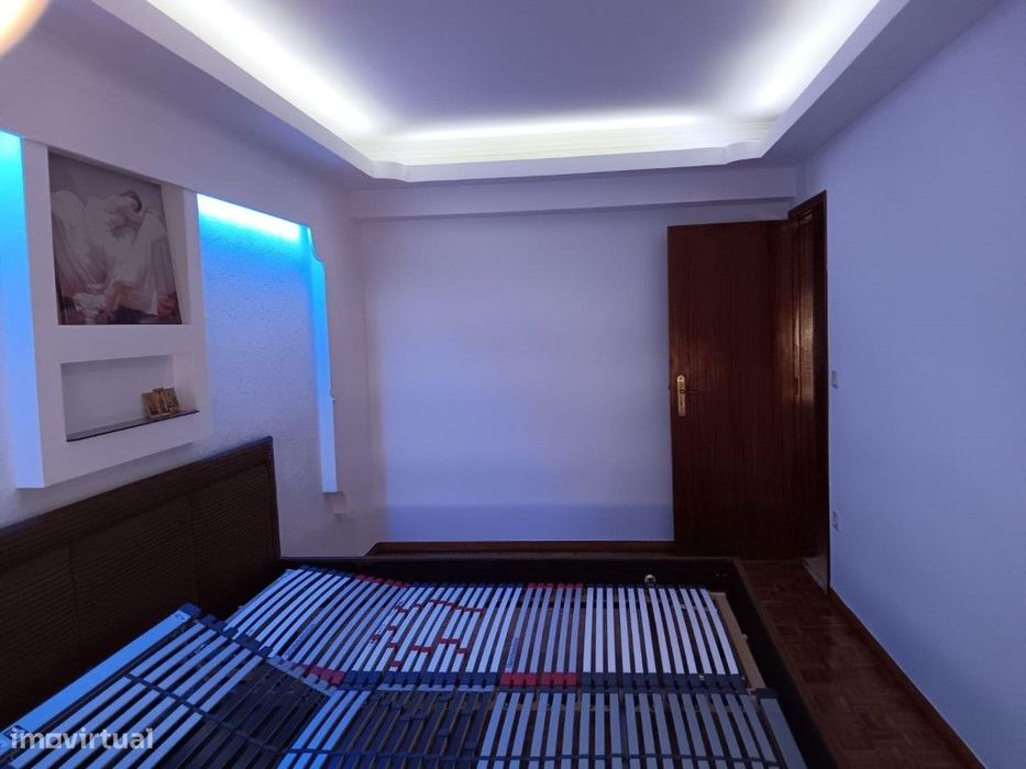 T2 em Massamá - junto á CP