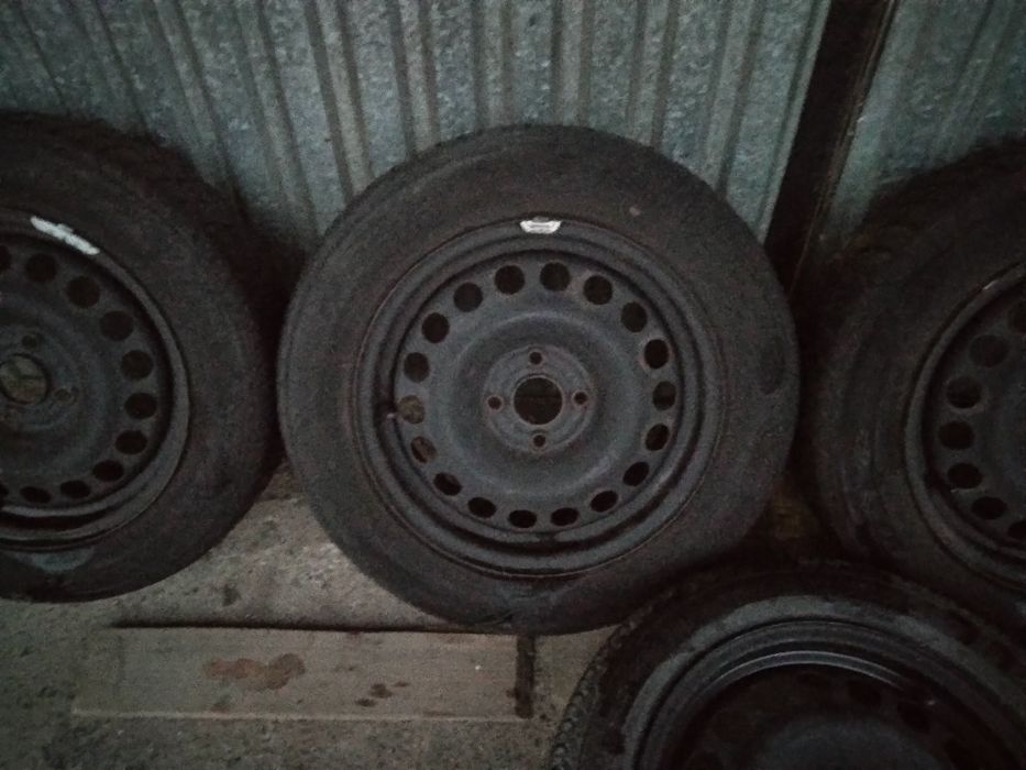Продам диски R15, розболтовка 4X100 з шинами 185/65 R15