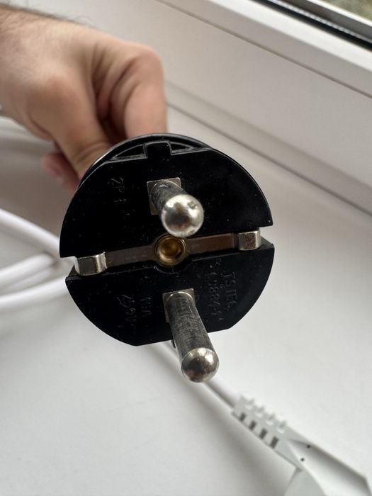 Мережевий кабель із заземленням вилка - вилка ~ 3 метри