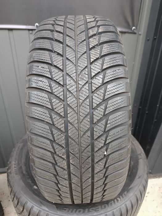 Зимові шини 225/50/17 Bridgestone Blizzak LM001
