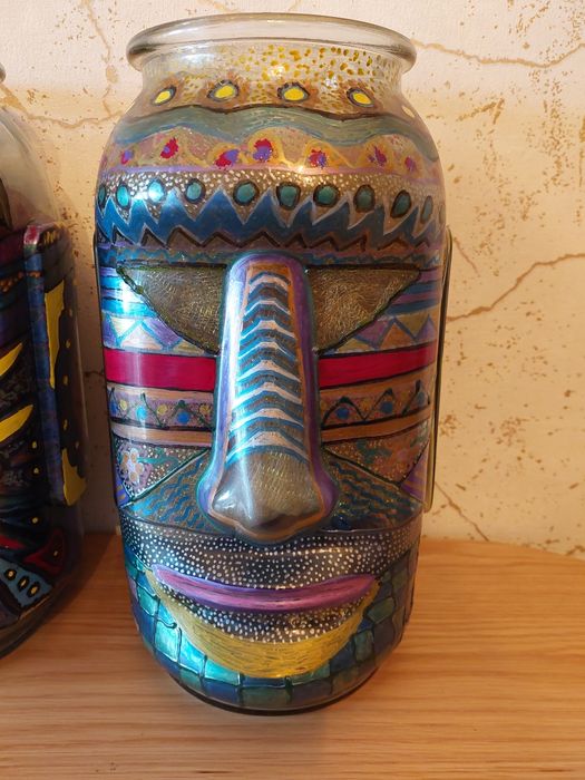Frascos em forma de faces. Pintadas à mão e assinadas pelo artista.