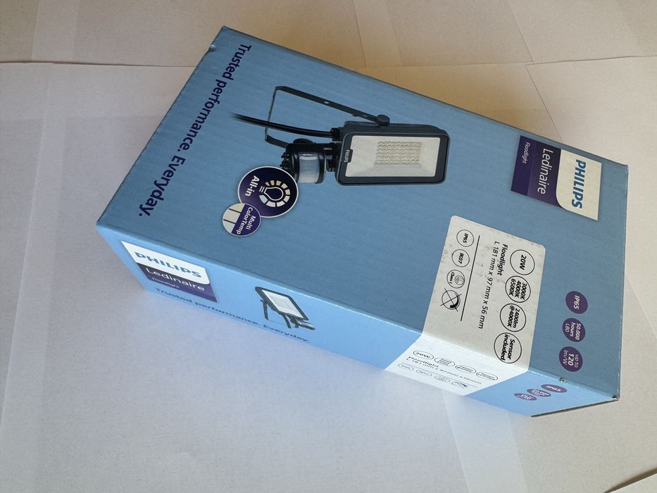 Philips led light halogen z czujnikiem ruchu zmierzchu