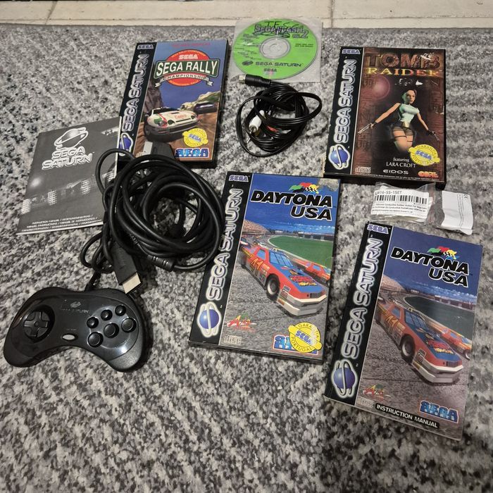 Consola Sega Saturn + Caixa + 3 jogos + comando