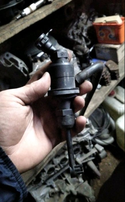 Головний циліндр щеплення Nissan note