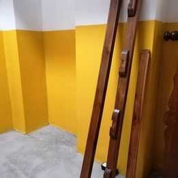 Cama em madeira de acácia