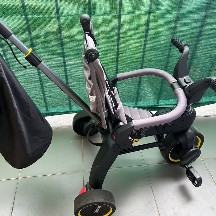 Liki Trike – Triciclo Dobrável e Compacto (10 meses aos 3 anos)