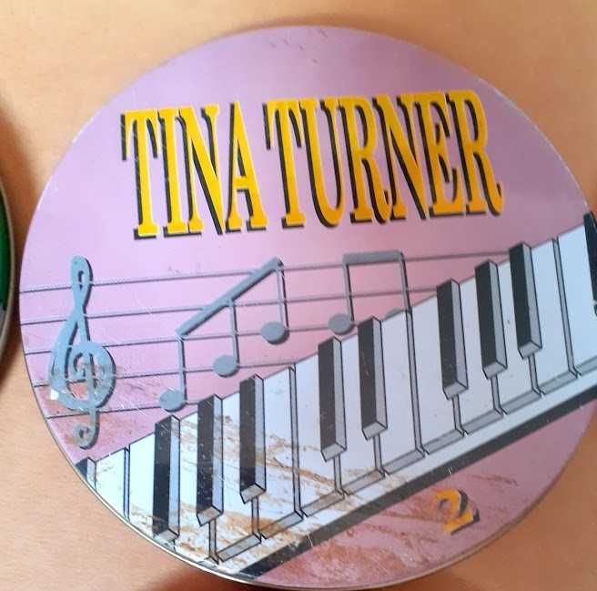 Coleção de Cd´s em caixas metal.