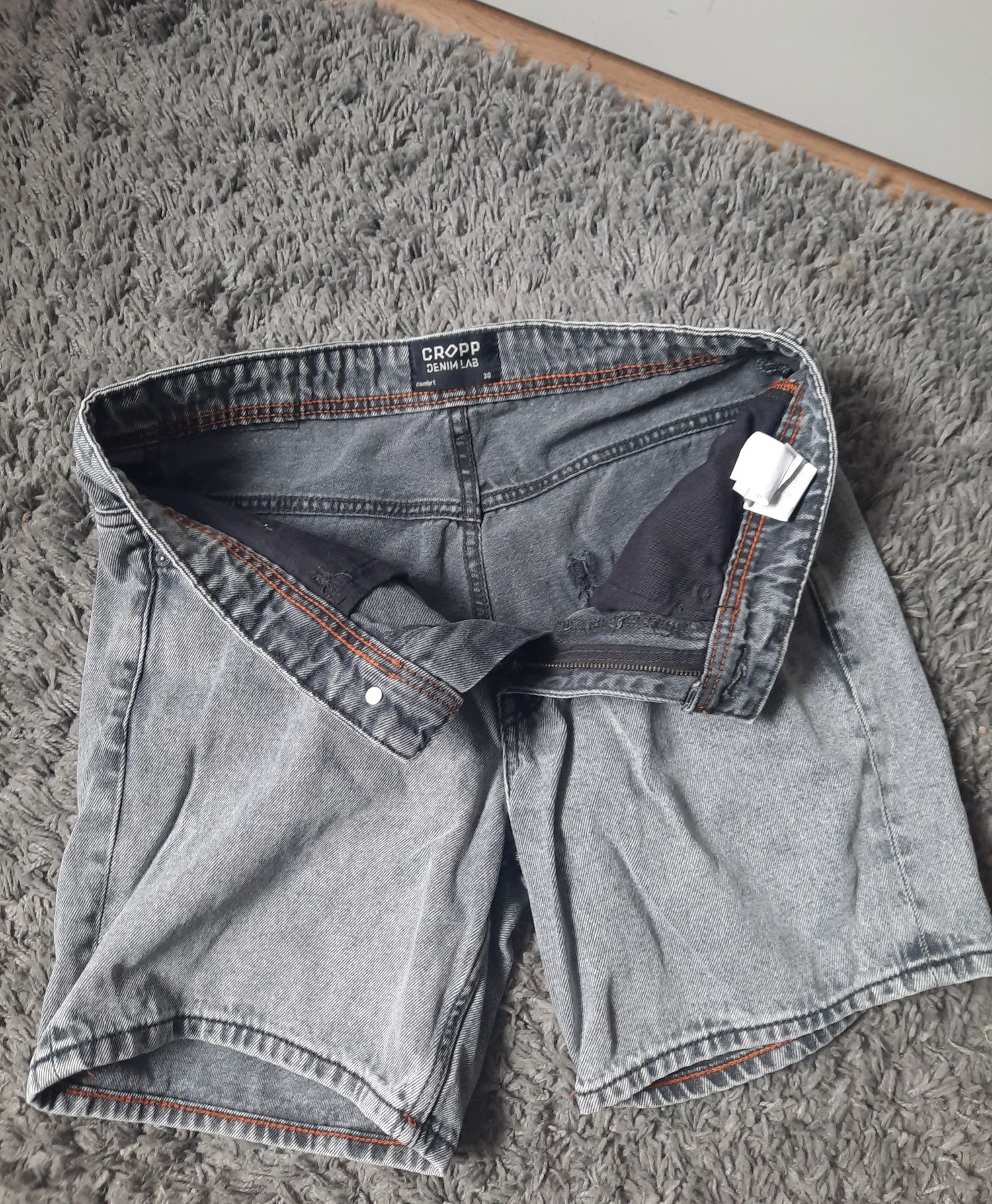 Krótkie spodenki szorty jeansowe męskie młodzieżowe Cropp r. 30 S