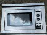 Mikrofalówka do zabudowy Electrolux EMS2175-X 1300W Bez Obrotu / Drzwi