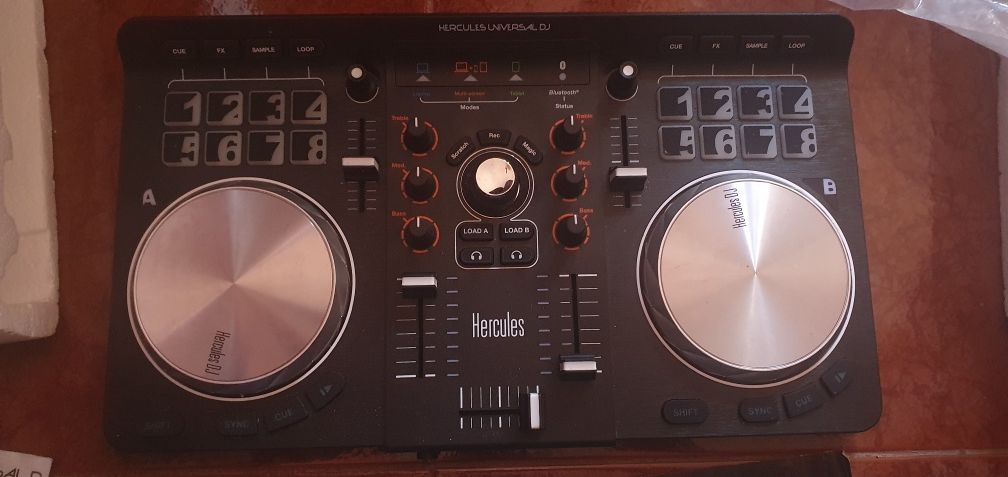 Hercules Universal DJ