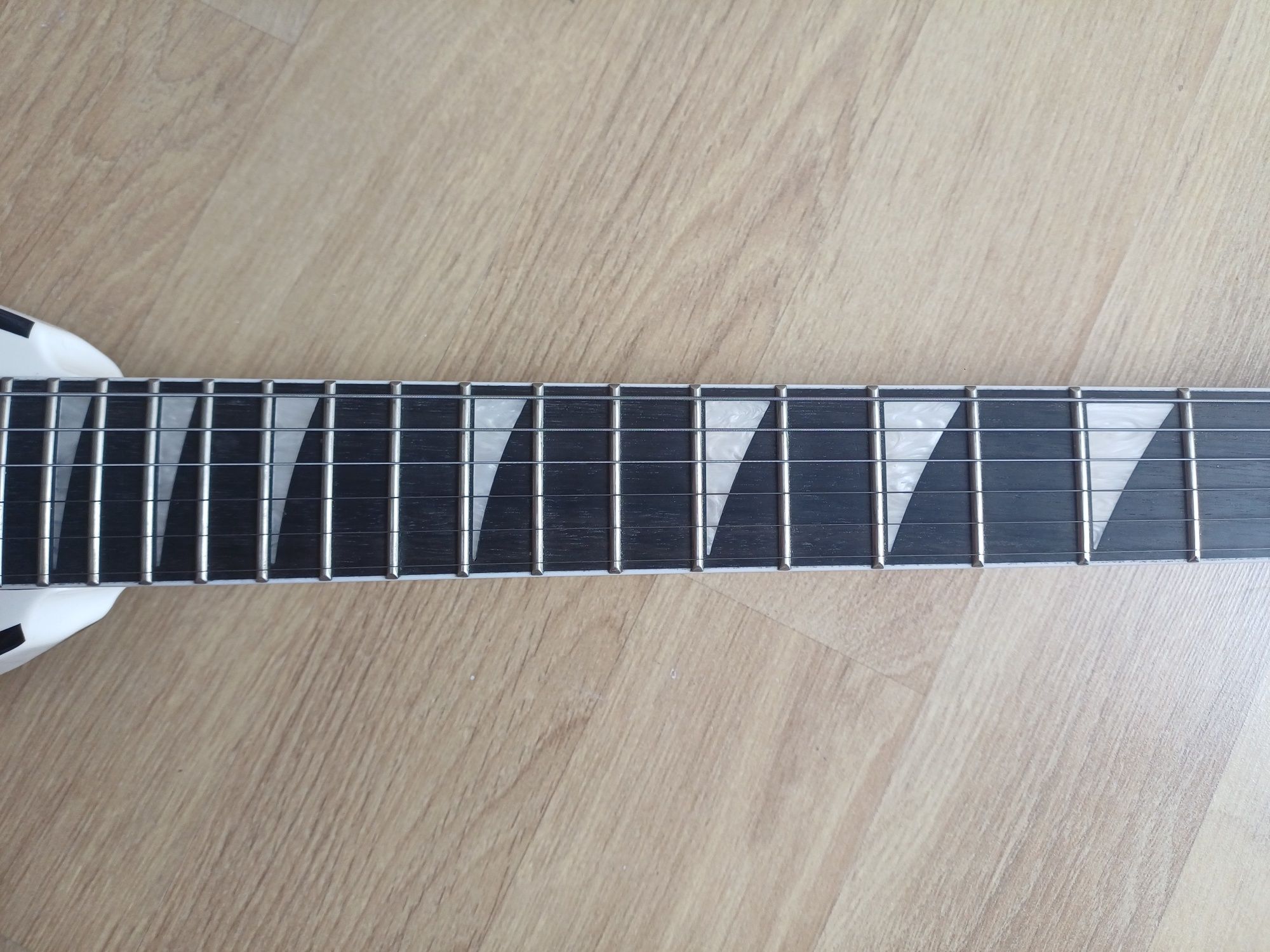 Guitarra Elétrica - Jackson Rhoads JS32T