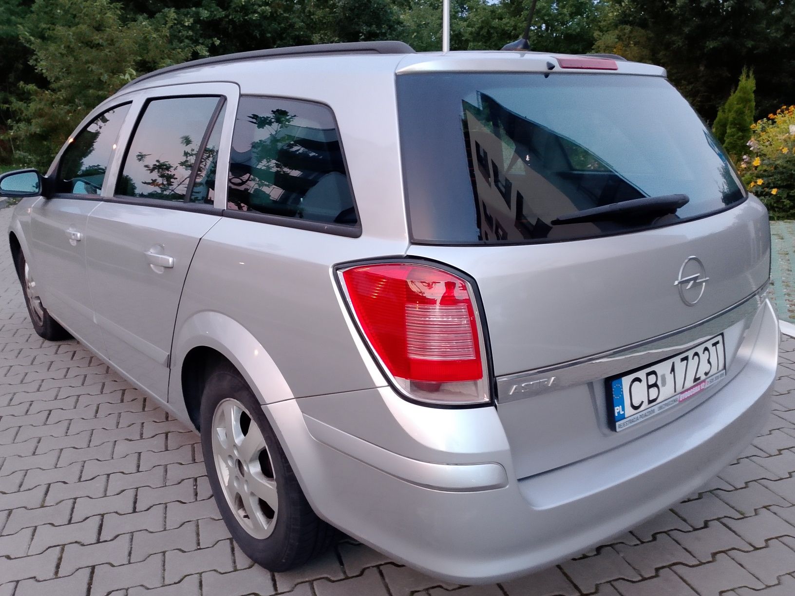 Bdb stan tech Oplaty na rok bez wkładu Opel astra 1.7