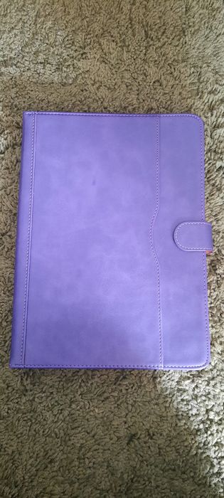 Продам універсальний чьохол до планшета.