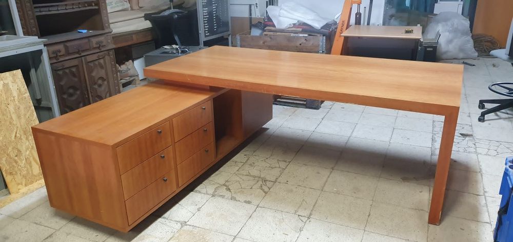 Secretária em madeira