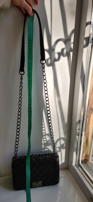 Продам чорну маленьку сумку