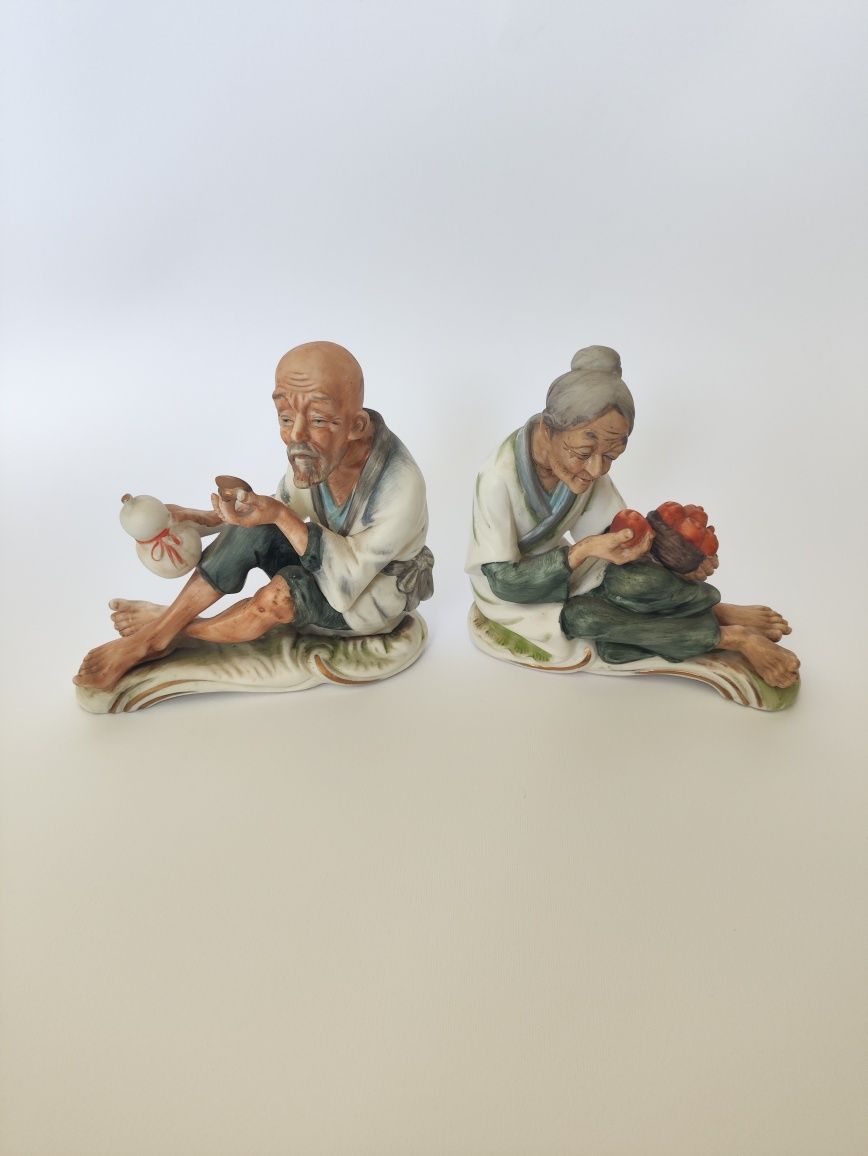 Esculturas em porcelana japonesas