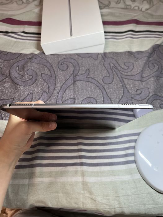 iPad pro9,7  дюймів 256 гб+ Apple Pencil первое поколение