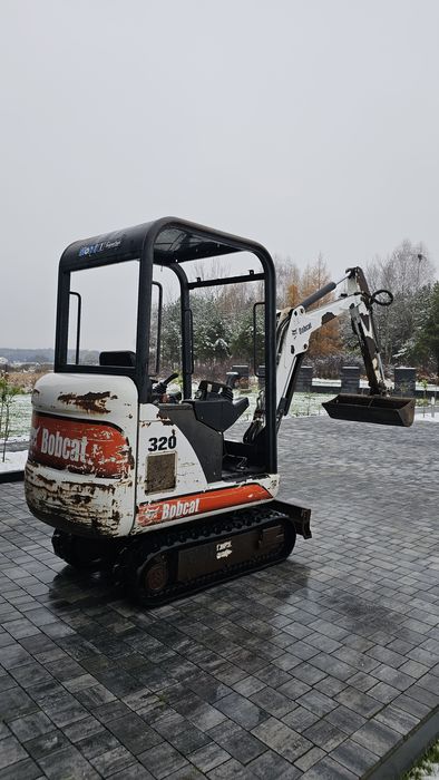 Minikoparka Bobcat 320
