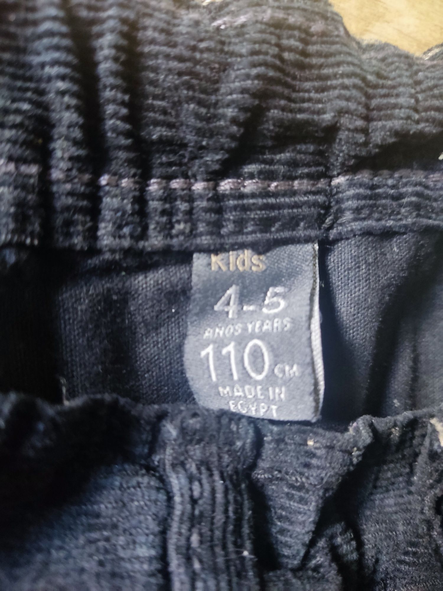 Spodnie chłopięce sztruksy sztruksowe czarne Zara kids 110