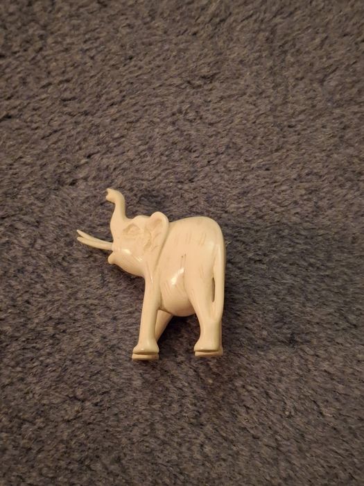 Elefante em material nobre