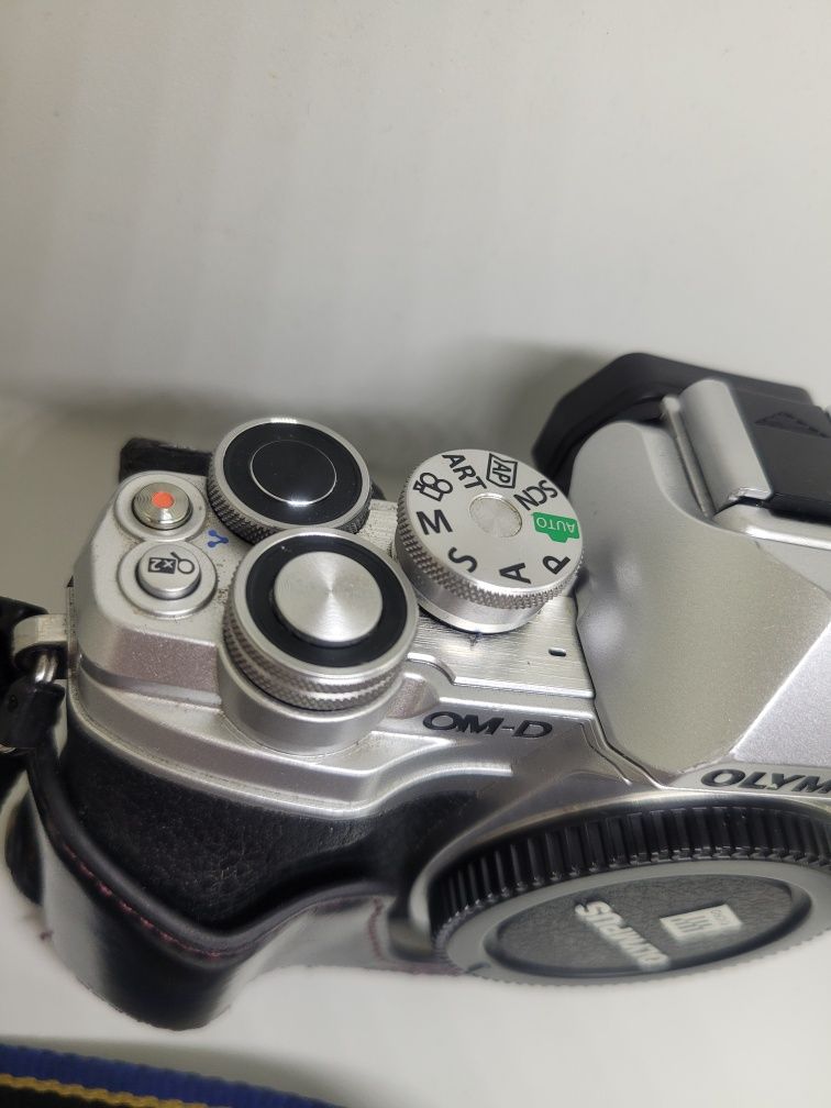 Olympus e-m10 mark IV samo body aparat mikro 4:3 bezlusterkowiec
