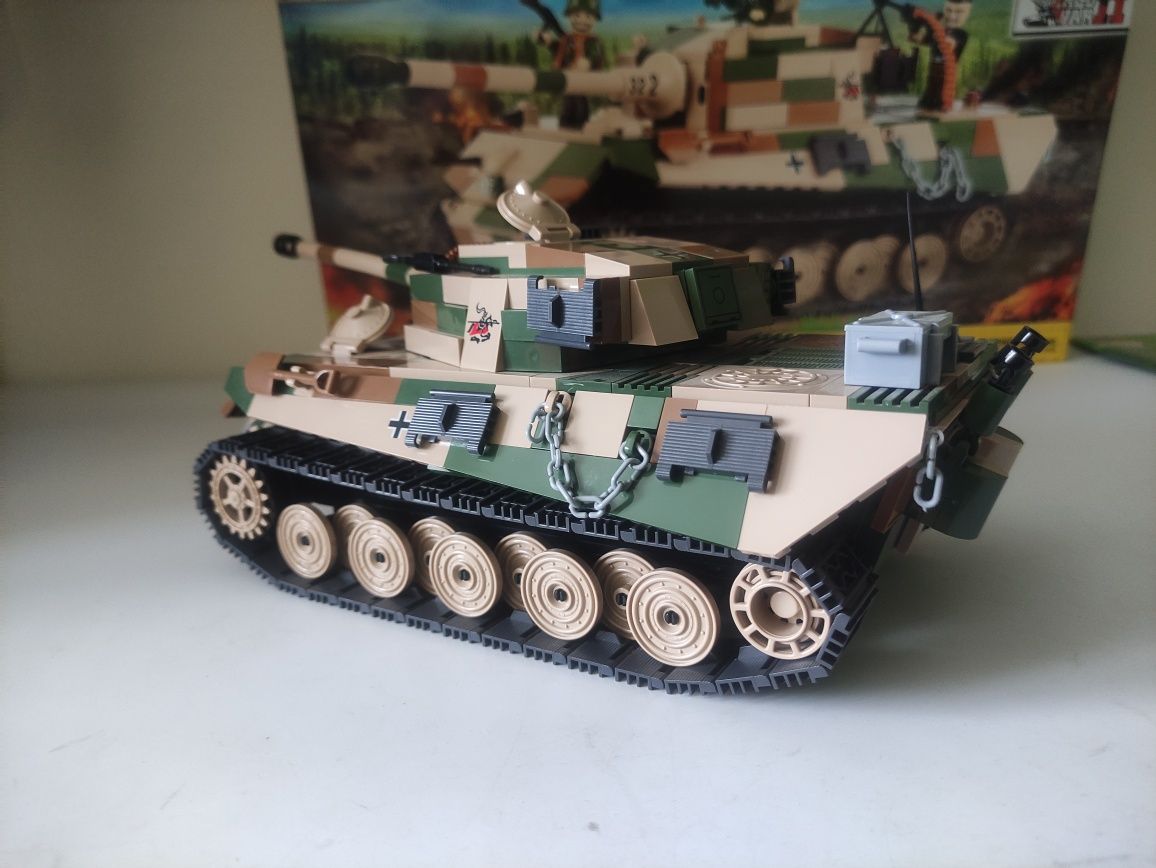 Czołg Pzkpfw VI B Tiger II klocki Cobi 2480 Small Army