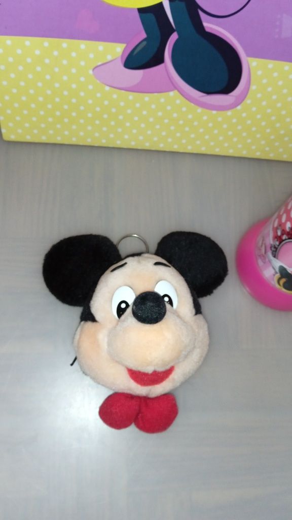 Vários Artigos da Minnie e do Mickey
