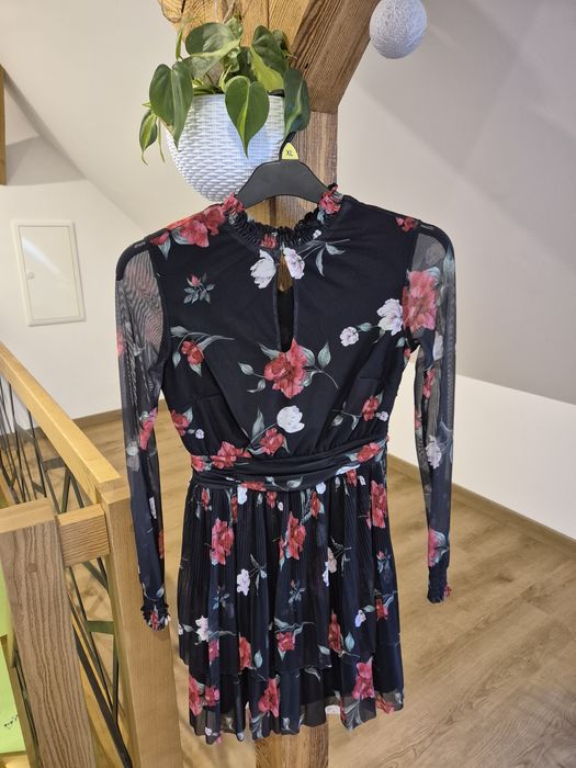 Sukienka Mohito Nowa r.XS kwiaty